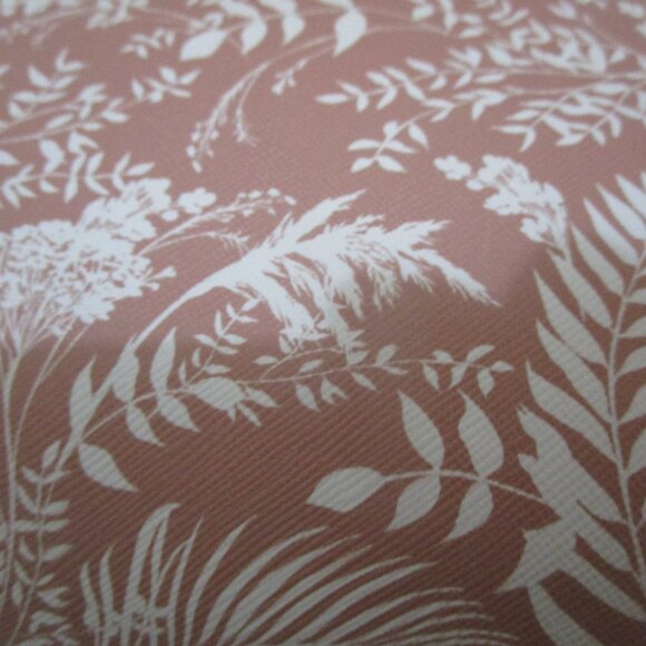 NWT Beautiful Large Vince Camuto Pink and white floral Makeup Bag Pouch 12X6 - Picture 3 of 15